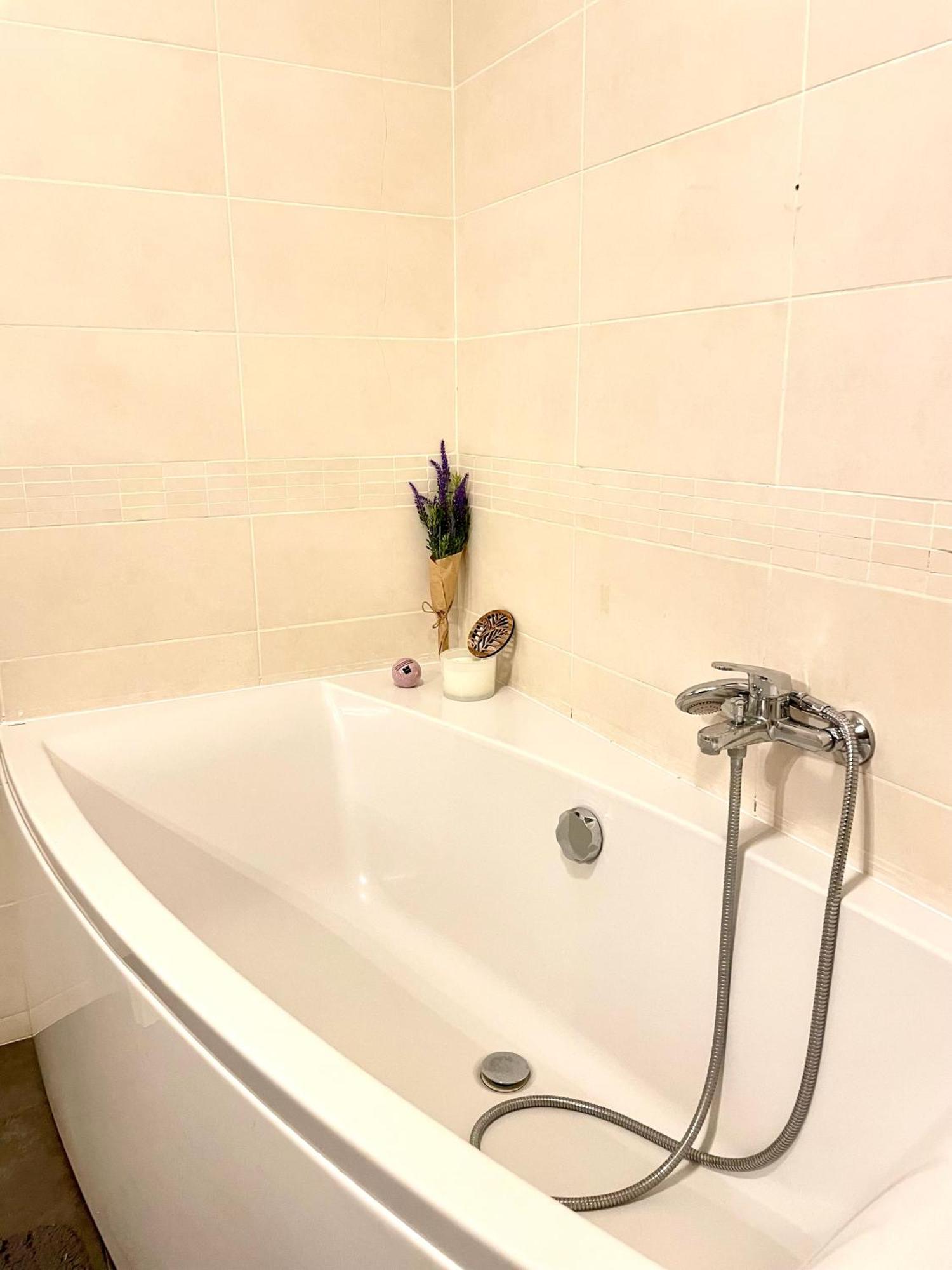 Moonlight Charming Shelter - 3Br 180º Balcony View Leilighet Oradea Eksteriør bilde
