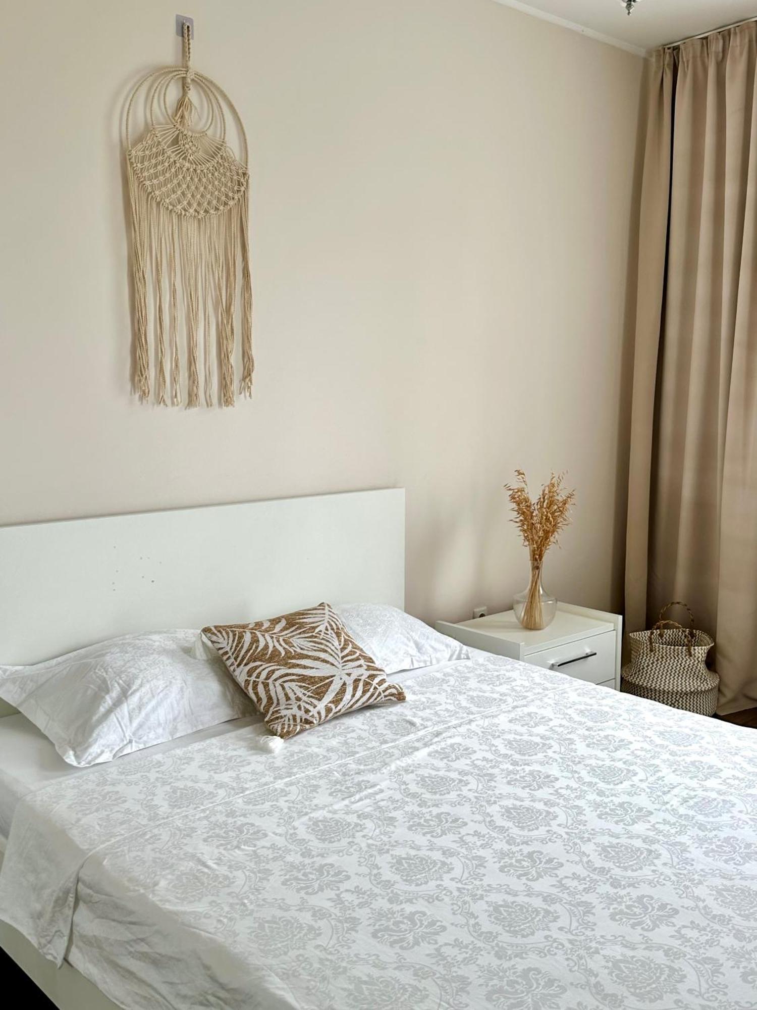 Moonlight Charming Shelter - 3Br 180º Balcony View Leilighet Oradea Eksteriør bilde